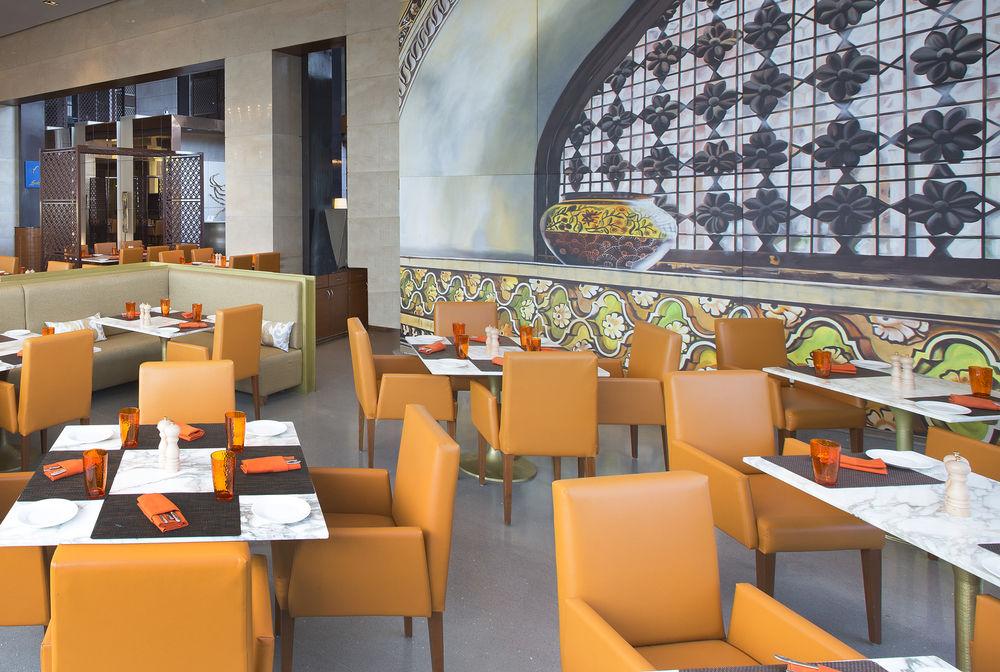 Sheraton Hyderabad Hotel מראה חיצוני תמונה