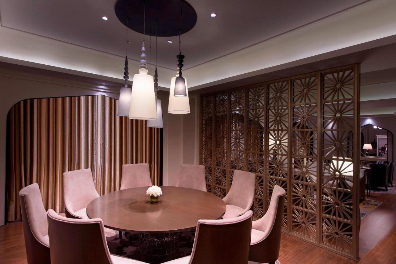 Sheraton Hyderabad Hotel מראה חיצוני תמונה