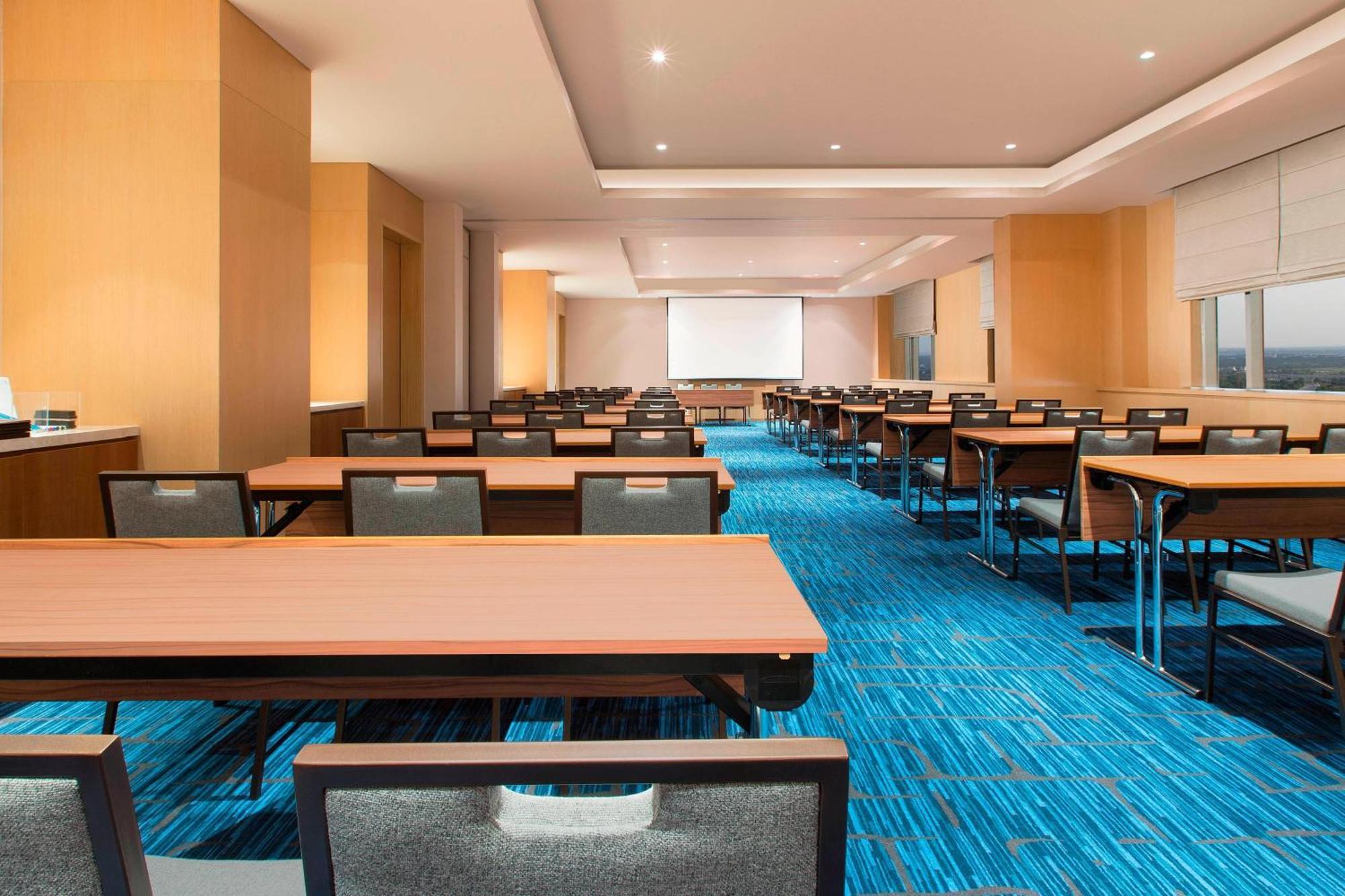 Sheraton Hyderabad Hotel מראה חיצוני תמונה