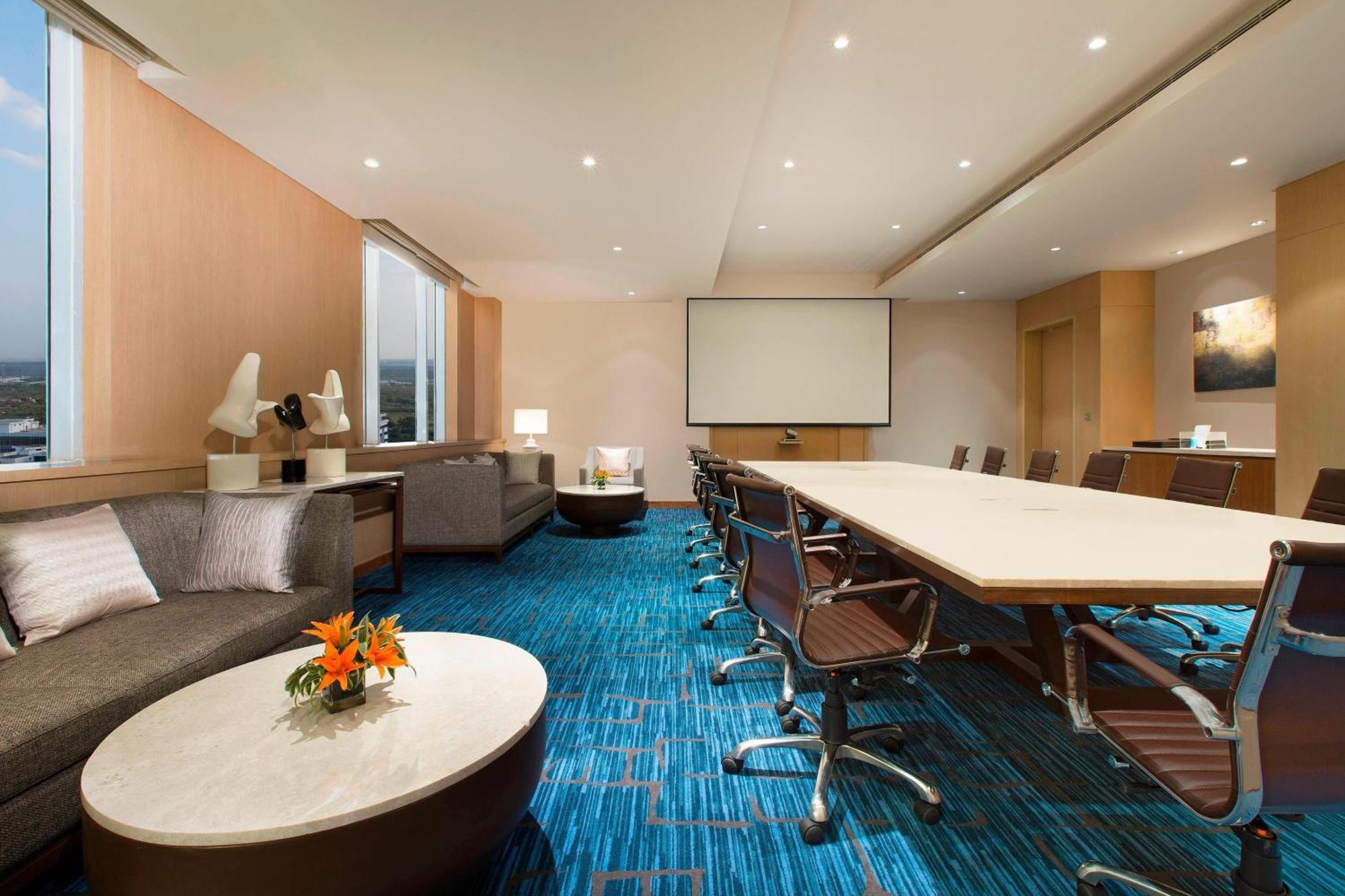 Sheraton Hyderabad Hotel מראה חיצוני תמונה