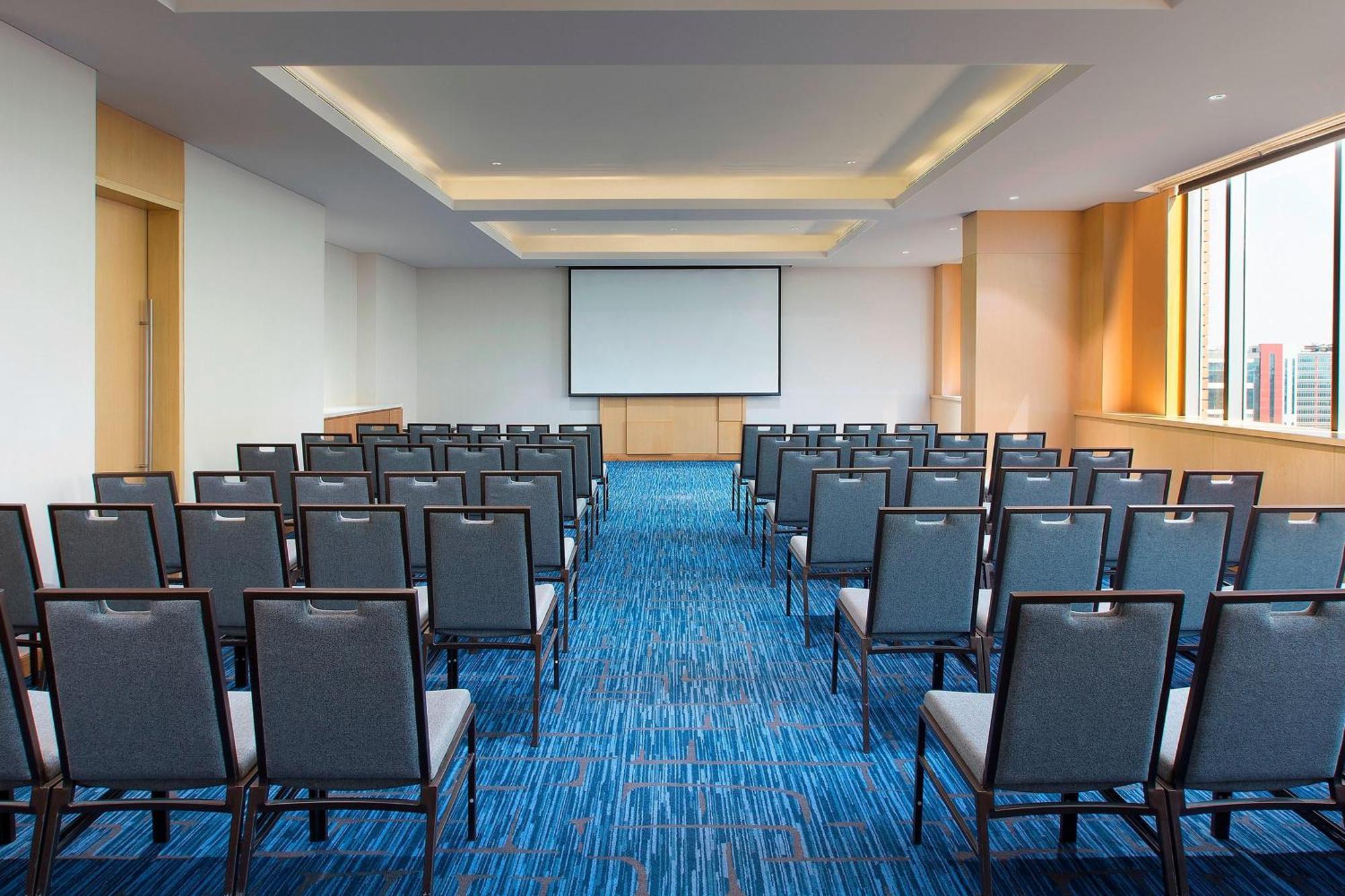 Sheraton Hyderabad Hotel מראה חיצוני תמונה