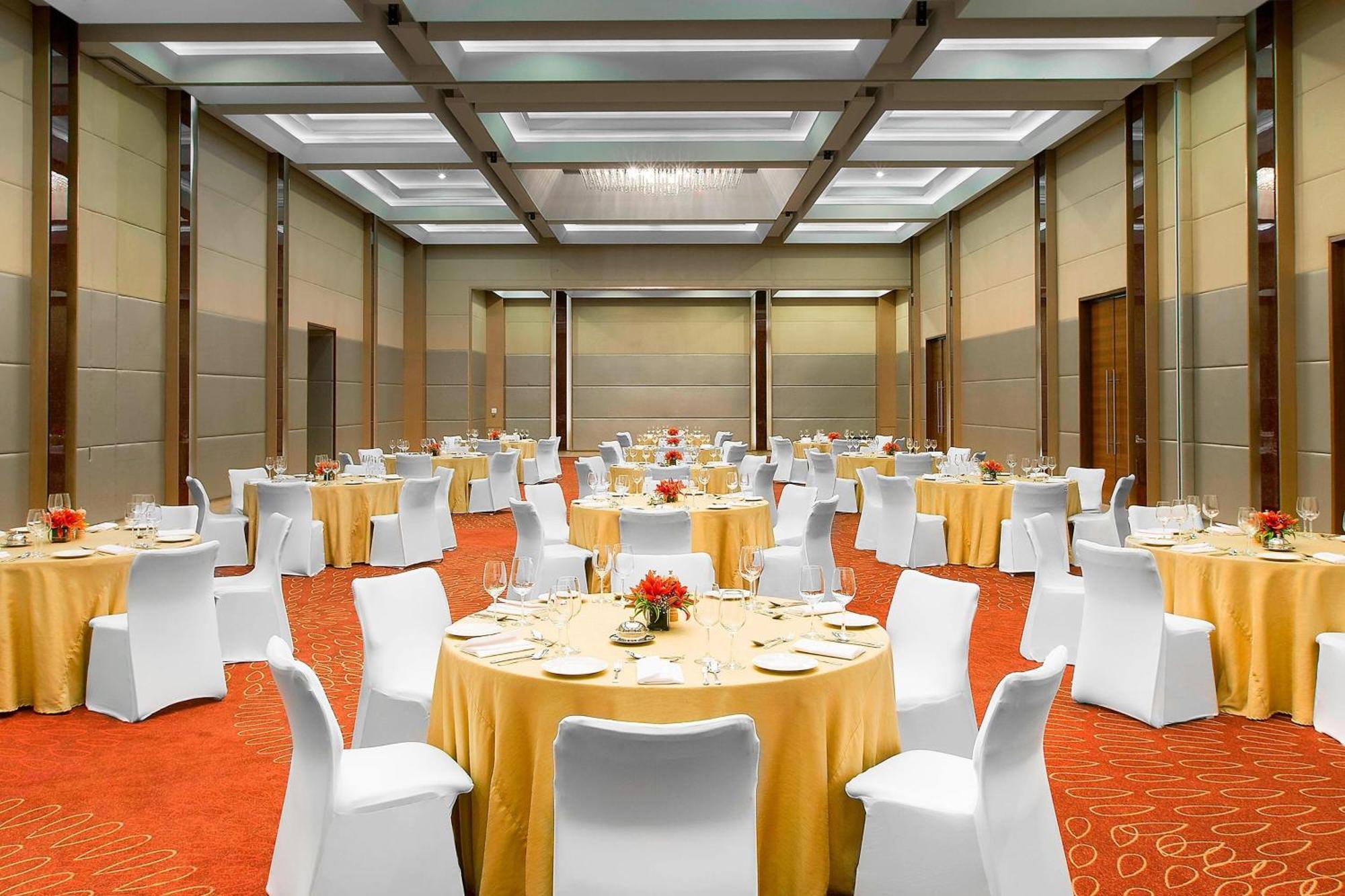 Sheraton Hyderabad Hotel מראה חיצוני תמונה