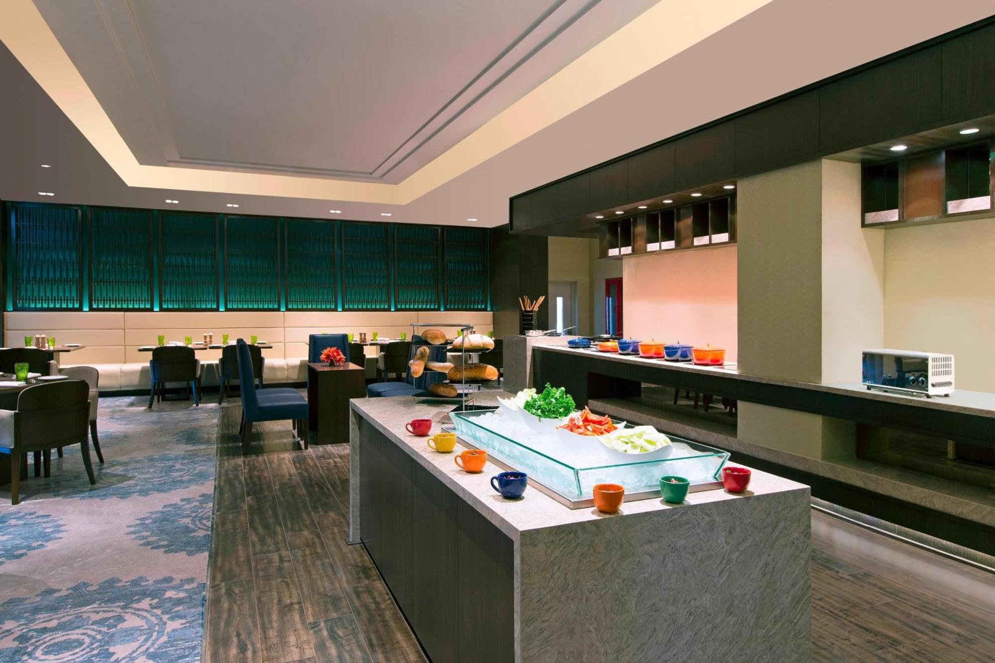 Sheraton Hyderabad Hotel מראה חיצוני תמונה