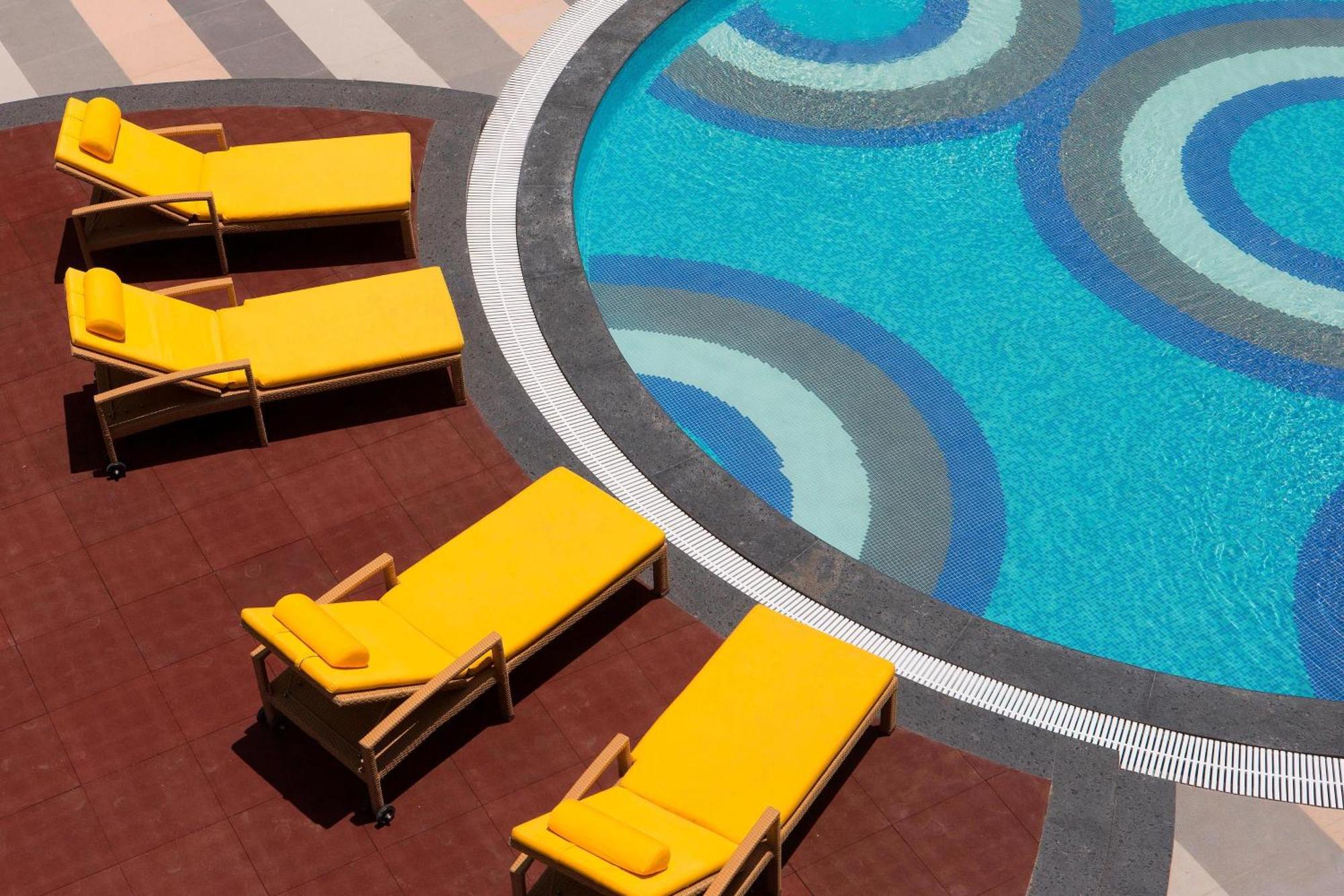 Sheraton Hyderabad Hotel מראה חיצוני תמונה