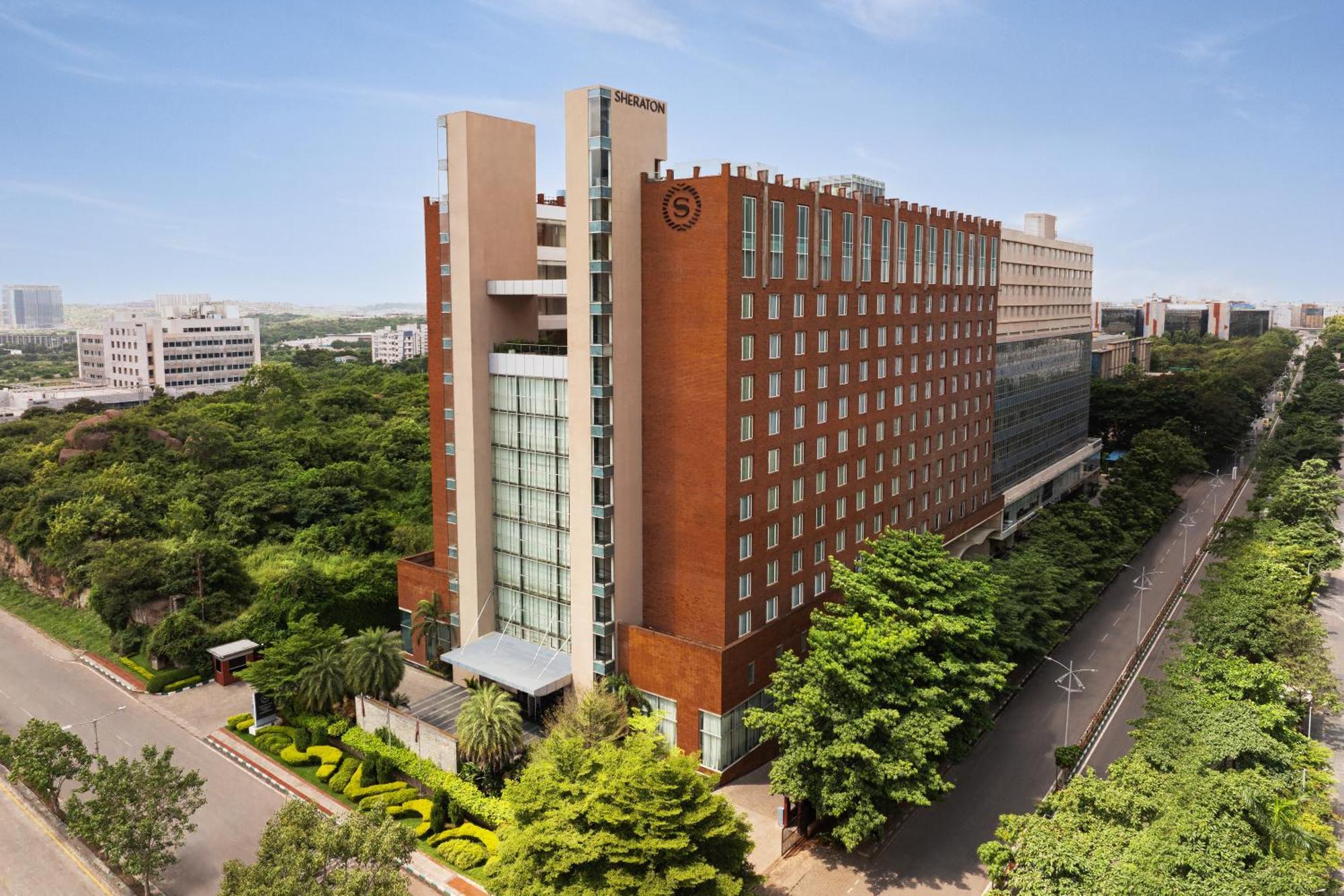 Sheraton Hyderabad Hotel מראה חיצוני תמונה
